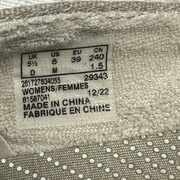 Clarks Women’s Size 8 Taupe Canvas Slip-On Shoes | Comfort Casual Sneakers - Picture 7 of 7